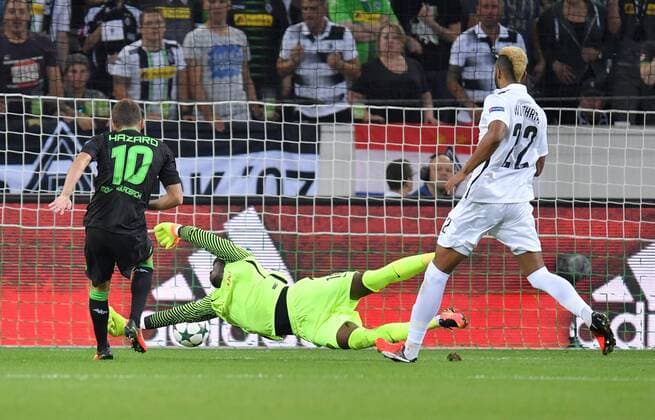 24.08.2016, Fussball, Saison 2016 2017, Champions League Qualifikation, Play-off, Borussia Moenchengladbach - Young Boys Bern, Thorgan Hazard (Borussia Moenchengladbach), li., erzielt das Tor zum 1:0