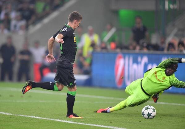24.08.2016, Fussball, Saison 2016 2017, Champions League Qualifikation, Play-off, Borussia Moenchengladbach - Young Boys Bern, Thorgan Hazard (Borussia Moenchengladbach), li., erzielt das Tor zum 4:0