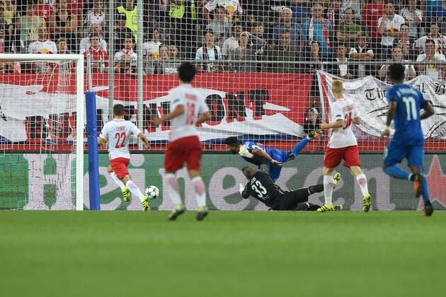 Fußball Champions League Qualifikation FC Red Bull Salzburg - GNK Dinamo Zagreb am 24.08.2016 in der Red Bull Arena in Salzburg Tor zum 1:2 durch El Arabi Hilal Soudani ( Zagreb ) xRx