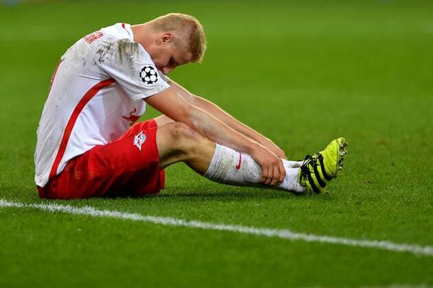 SOCCER - UEFA CL quali, RBS vs Zagreb SALZBURG,AUSTRIA,24.AUG.16 - SOCCER - UEFA Champions League, Play-off qualification, Red Bull Salzburg vs GNK Dinamo Zagreb. Image shows the disappointment of Martin Hinteregger (RBS). GEPAxpictures xFlorianxErtl