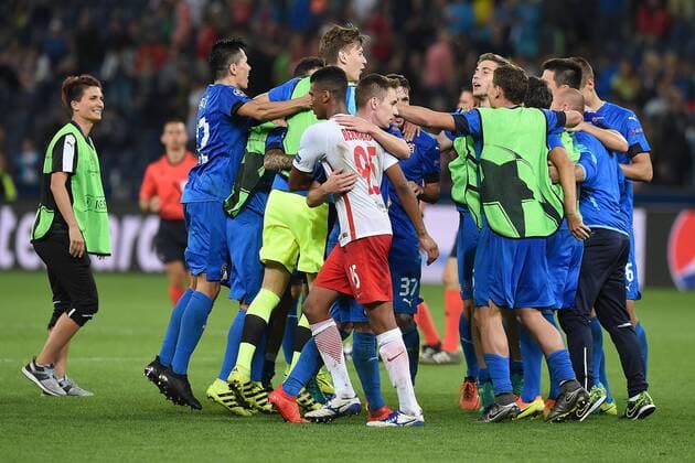Fußball Champions League Qualifikation FC Red Bull Salzburg - GNK Dinamo Zagreb am 24.08.2016 in der Red Bull Arena in Salzburg Dinamo Zagreb feiert das Erreichen der UEFA Champions League xRx