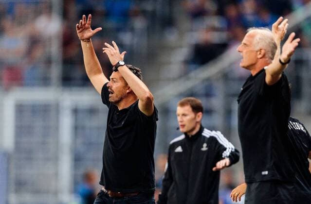 24.08.2016, Red Bull Arena, Salzburg, AUT, UEFA CL, FC Red Bull Salzburg vs Dinamo Zagreb, Play off, Rueckspiel, im Bild Trainer Oscar Garcia (FC Red Bull Salzburg) during the UEFA Championsleague Play off 2nd Leg Match between FC Red Bull Salzburg and Dinamo Zagreb at the Red Bull Arena in Salzburg, Austria on 2016 08 24. Salzburg  EX_JFK  