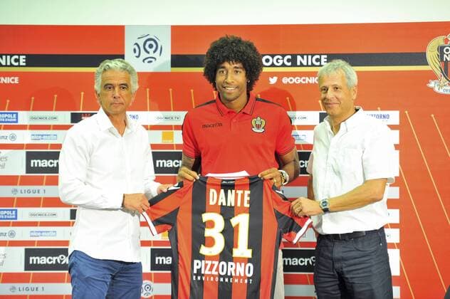 Fußball, OGC Nizza präsentiert Neuzugang Dante Jean Pierre Rivere (president OGCNice) - Dante - Lucien Favre (entraineur OGCNice) FOOTBALL : Conference De Presse Dante - OGC Nice - 24 08 2016 NorbertScanella Panoramic 