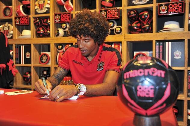 Fußball, OGC Nizza präsentiert Neuzugang Dante Bonfim (OGCNice) - Seance d othographe. FOOTBALL : Presentation Dante - OGC Nice - 24 08 2016 NorbertScanella Panoramic 