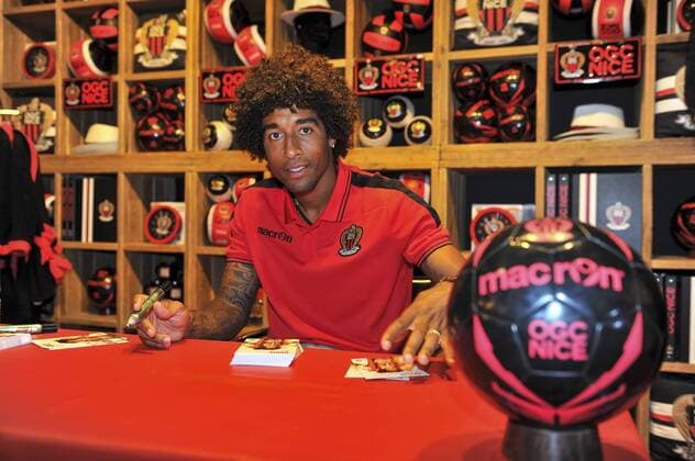 Fußball, OGC Nizza präsentiert Neuzugang Dante Bonfim (OGCNice) - Seance d othographe. FOOTBALL : Presentation Dante - OGC Nice - 24 08 2016 NorbertScanella Panoramic 