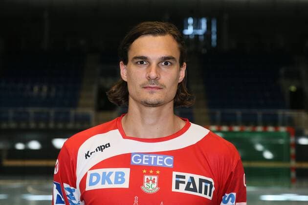 Handball, 1. BL, SC Magdeburg Porträttermin Torwart Jannick Green Krejberg (SC Magdeburg) - Handball Bundesliga Saison 2016-2017 Offizeller Fototermin SC Magdeburg in der GETEC Arena in Magdeburg - Einzelbild,Portrait,Deutschland, Handball, Mann, Maenner,25.08.2016