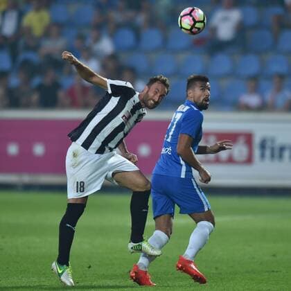 Fußball, EL Quali, Slovan Liberec - AEK Larnaka From left: Ander Murillo of Larnaca and Milan Baros of Liberec in action during the fourth qualifying round return Europa League match Slovan Liberec vs AEK Larnaca in Liberec, Czech Republic, August 25, 2016. (CTKxPhoto RadekxPetrasek) CTKPhotoP201608251026501  PER_6592