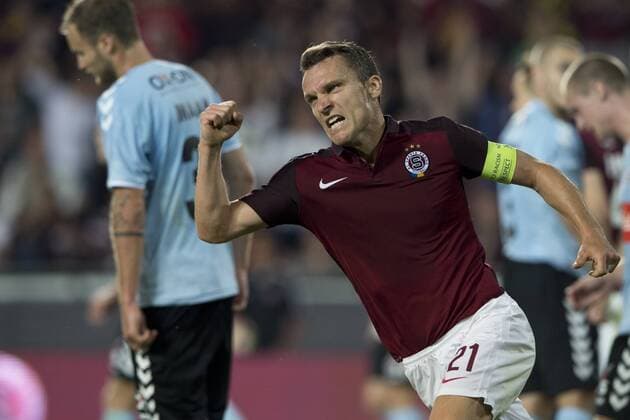 Bilder des Tages - SPORT Fußball, EL Quali, Sparta Prag - SönderjyskE David Lafata of Sparta celebrates a goal during the fourth qualifying round return Europa League return match Sparta Praha vs Sonderjyske in Prague, Czech Republic, August 25, 2016. (CTKxPhoto MichalxKamaryt) CTKPhotoP201608251067701  kmt 5