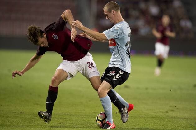 Fußball, EL Quali, Sparta Prag - SönderjyskE From left: Matej Pulkrab of Sparta and Marcel Romer of Sonderjyske in action during the fourth qualifying round return Europa League return match Sparta Praha vs Sonderjyske in Prague, Czech Republic, August 25, 2016. (CTKxPhoto MichalxKamaryt) CTKPhotoP201608251067801  kmt 6