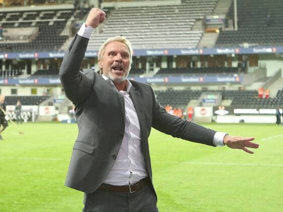 Bilder des Tages - SPORT SOCCER - UEFA EL quali, Rosenborg vs A.Wien TRONDHEIM,NORWAY,25.AUG.16 - SOCCER - UEFA Europa League, Play-off qualification, BK Rosenborg Trondheim vs FK Austria Wien. Image shows the rejoicing of head coach Thorsten Fink (A.Wien). GEPAxpictures xChristianxOrt