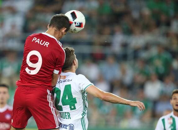 SOCCER - UEFA EL quali, Rapid vs Trencin VIENNA,AUSTRIA,25.AUG.16 - SOCCER - UEFA Europa League, Play-off qualification, SK Rapid Wien vs FK AS Trencin. Image shows Jakub Paur (Trencin) and Stephan Auer (Rapid). Keywords: Wien Energie. GEPAxpictures xPatrickxLeuk