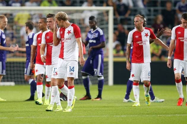 Slavia s players look dejected after a match between Belgian first league soccer team RSC Anderlecht against Czech Slavia Prague, the return leg of the playoff round in the Europa League competition, Thursday 25 August 2016, in Anderlecht, Brussels. First leg ended on 0-3 in Czech Republic. BRUNOxFAHY  x04918881x