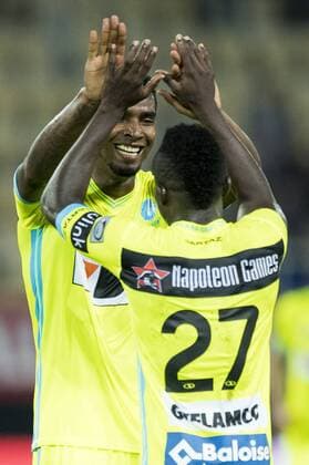 Fußball, EL Quali, KF Shkendija Tetovo - KAA Gent Gent s Renato Neto and Gent s Moses Simon celebrate after scoring during a match between Macedonia s Shkendija and Belgian first league soccer team KAA Gent, the return leg of the playoff round in the Europa League competition, Thursday 25 August 2016, in Skopje, Macedonia. First leg ended on a 2-1 result in Belgium. JASPERxJACOBS  x04918958x
