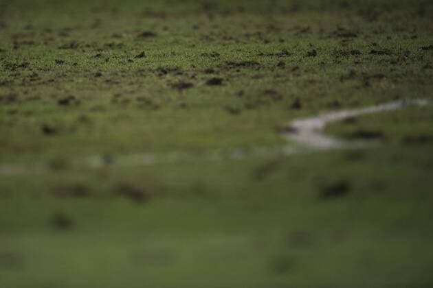 Fußball, EL Quali, Qarabag Agdam - IFK Göteborg, schlechte Platzverhältnisse - Baku, Fussball Europa League Quali, Qarabag FK vs. IFK Göteborg.  Copyright: JOHANNAxLUNDBERG BB160825JL090