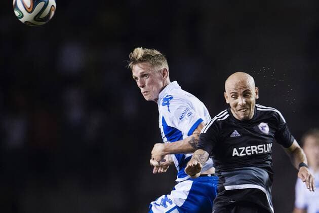 IFK Göteborgs Sören Rieks, Karabachs Richard Almeida - Baku, Fussball Europa League Quali, Qarabag FK vs. IFK Göteborg.  Copyright: JOHANNAxLUNDBERG BB160825JL092