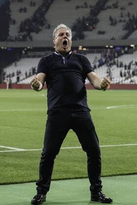 Marius Sumudica (Astra), AUGUST 25, 2016 - Football Soccer : Astra manager Marius Sumudica reacts to the fans at the final whistle during the UEFA Europa League Play-off second leg match between West Ham United and Astra Giurgiu at the London Stadium in London, England. Noxthirdxpartyxsales  (mdga011741)