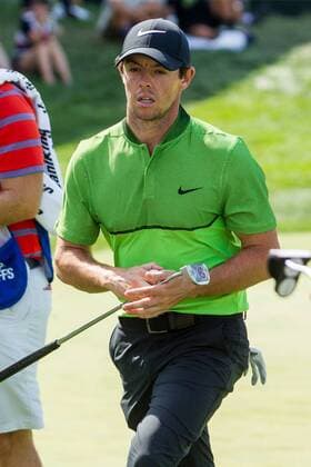 August 25, 2016: Rory McIlroy walks off the 18th green, after hitting 2 over on the back 9, during the first round of play at The Barclays, on the Black course, at Bethpage State Park in Farmingdale, NY. (Photo by David Hahn Icon Sportswire) GOLF: AUG 25 PGA Golf Herren - The Barclays - First Round Icon160825026 EDITORIAL USE ONLY