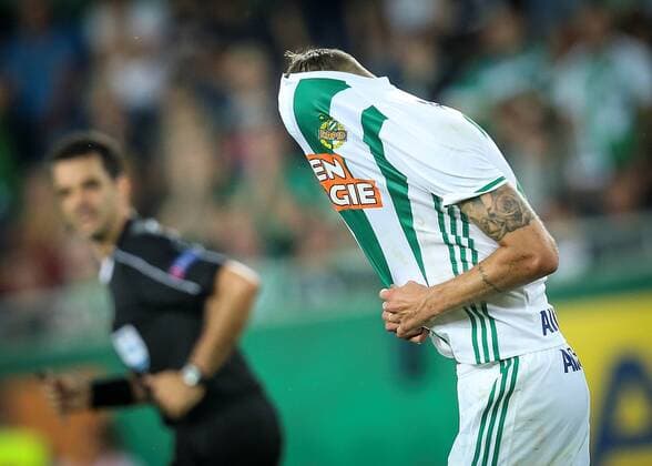 SOCCER - UEFA EL quali, Rapid vs Trencin VIENNA,AUSTRIA,25.AUG.16 - SOCCER - UEFA Europa League, Play-off qualification, SK Rapid Wien vs FK AS Trencin. Image shows the disappointment of Arnor Ingvi Traustason (Rapid). Keywords: Wien Energie. GEPAxpictures xPatrickxLeuk