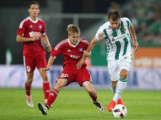 SOCCER - UEFA EL quali, Rapid vs Trencin VIENNA,AUSTRIA,25.AUG.16 - SOCCER - UEFA Europa League, Play-off qualification, SK Rapid Wien vs FK AS Trencin. Image shows (Trencin) and Stefan Schwab (Rapid). Keywords: Wien Energie. GEPAxpictures xPatrickxLeuk