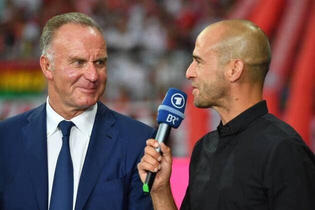 Mehmet SCHOLL (ARD Fussball Experte),Karl Heinz RUMMENIGGE, (Vorstandsvorsitzender). Fussball 1. Bundesliga, 1. Spieltag, FC Bayern Muenchen (M)-SV Werder Bremen (HB) 6-0, am 26.08.2016 in Muenchen Deutschland,A L L I A N Z A R E N A.