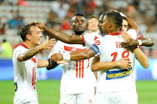 18 Franck BERIA (lil) - 11 Eric BAUTHEAC (lil) - 06 Ibrahim AMADOU (lil) - JOIE FOOTBALL : Nice vs Lille - Ligue 1 - 27 08 2016 FEP Panoramic 