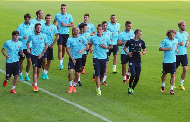 Fußball, Training Nationalteam Kroatien FIFA World Cup WM Weltmeisterschaft Fussball Qualifiers - group I - Croatia training 29.08.2016., Zagreb, Croatia - Croatian national football team did a first training before the match with Turkey.Ante Coric, Duje Cop, Vedran Corluka, Dejan Lovren, Domagoj Vida, Mario Mandzukic, Marko Pjaca, Leonard Sovina, Luka Modric, Ivan Strinic. JuricaxGaloic PIXSELL