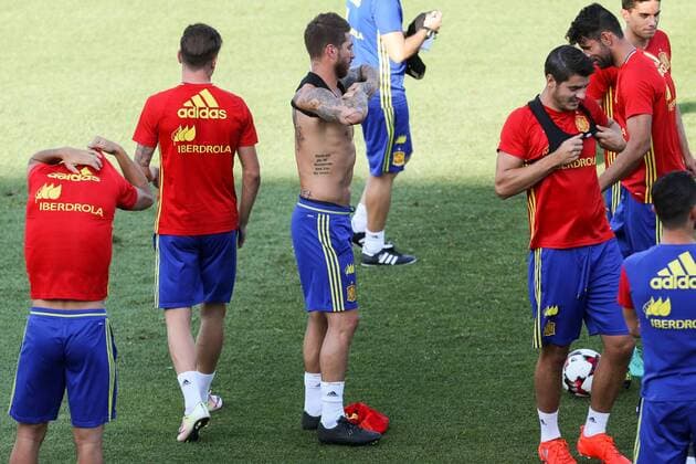 Spanish footbal Sergio Ramos team durign the first training of the concentration of Spanish football team at Ciudad del Futbol de Las Rozas before the qualifying for the Russia world cup in 2017 August 29, 2016.  (20160829065)