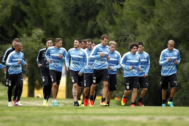Uruguay national soccer team players during a training session at Complex of the Uruguayan Asociation of Soccer, close to Montevideo, Uruguay, 29 August 2016, as preparation for the South American qualifying round ahead FIFA World Cup WM Weltmeisterschaft Fussball Russia 2018. Uruguay national soccer team training session !ACHTUNG: NUR REDAKTIONELLE NUTZUNG!  MON100 20160829-636081078814725984