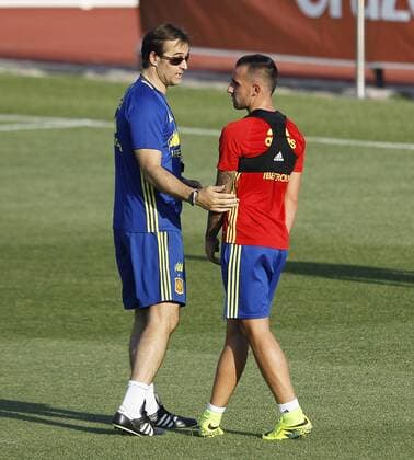 Lopetegui y Alcacer. Spanish national team Nationalteam training session. In this picture, Alcacer and Lopetegui. xAngelxRiverox 