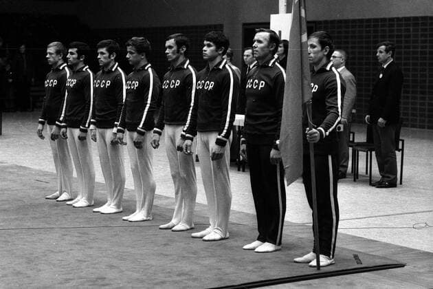 Länderkampf BR Deutschland gegen UdSSR 1972 in Hamburg, die Riege der UdSSR, v.re.: Viktor Klimenko, Viktor Chukarin, Bogdanov, Mikhail Voronin, Vladimir Shchukin, Aleksandr Maleyev, Edvard Mikayelyan, Nikolay Andrianov