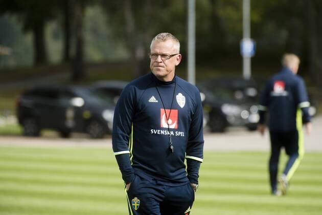 Fußball, Training Nationalteam Schweden 160830 Förbundskapten Janne Andersson under en träning med Sveriges fotbollslandslag den 30 augusti 2016 i Stockholm  Copyright: SIMONxHASTEGRD BB160830BB001