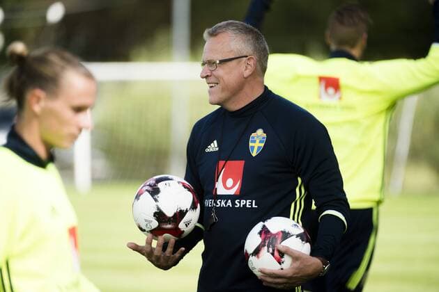 Fußball, Training Nationalteam Schweden Fußball, Training Nationalteam Schweden 160830 Förbundskapten Janne Andersson under en träning med Sveriges fotbollslandslag den 30 augusti 2016 i Stockholm  Copyright: SIMONxHASTEGRD BB160830BB013