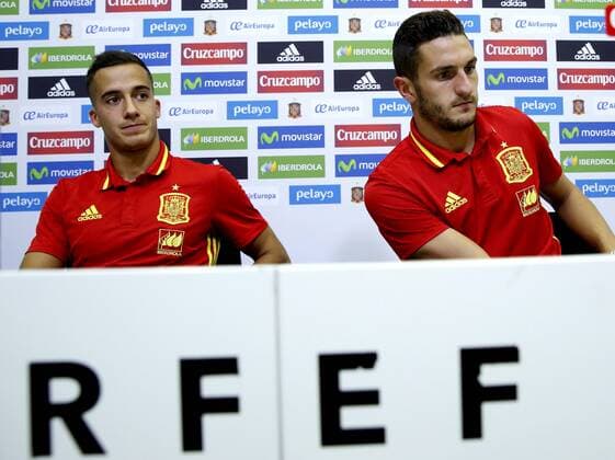 Spanish National soccer team players, Lucas Vazquez (L) and Koke Resurreccion, during a press conference PK Pressekonferenz held after the team s training session at Las Rozas Soccer City in Madrid, Spain, 30 August 2016. Spain will face Belgium in a friendly match the upcoming 01 September. PRESS CONFERENCE !ACHTUNG: NUR REDAKTIONELLE NUTZUNG!  GRA110 20160830-636081607468306828