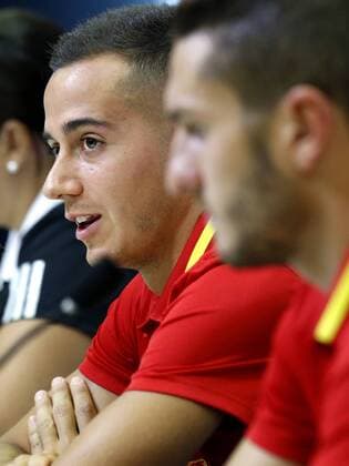 Spanish National soccer team players, Lucas Vazquez (L) and Koke Resurreccion, during a press conference PK Pressekonferenz held after the team s training session at Las Rozas Soccer City in Madrid, Spain, 30 August 2016. Spain will face Belgium in a friendly match the upcoming 01 September. PRESS CONFERENCE !ACHTUNG: NUR REDAKTIONELLE NUTZUNG!  GRA110 20160830-636081607481410576