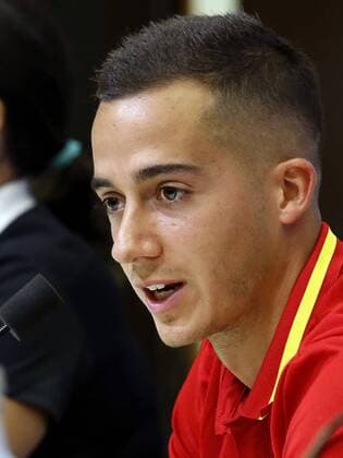 Spanish National soccer team player Lucas Vazquez addresses the media during a press conference PK Pressekonferenz held after the team s training session at Las Rozas Soccer City in Madrid, Spain, 30 August 2016. Spain will face Belgium in a friendly match the upcoming 01 September. PRESS CONFERENCE !ACHTUNG: NUR REDAKTIONELLE NUTZUNG!  GRA110 20160830-636081607492642360