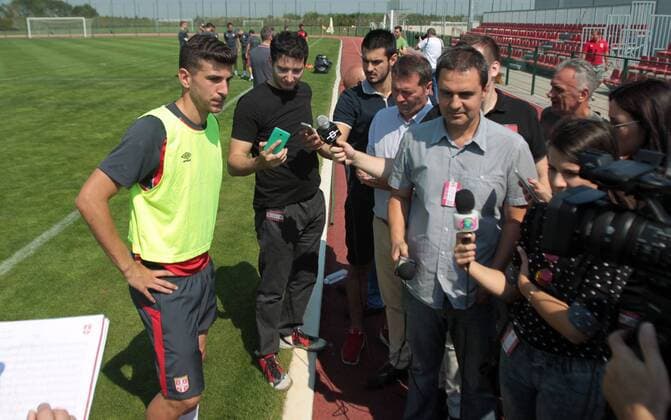 Fußball, Training Nationalteam Serbien 30.08.2016 Stara Pazova Serbia national team Nationalteam training men s football Andrija Pavlovic(L) with journalists : 