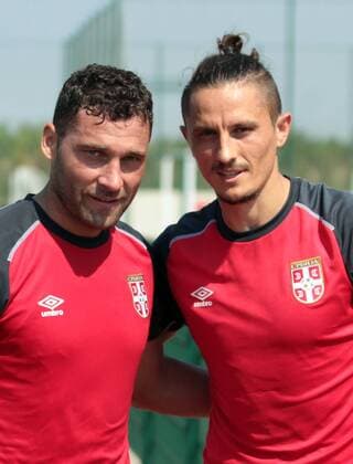 Fußball, Training Nationalteam Serbien 30.08.2016 Stara Pazova Serbia national team Nationalteam training men s football Dusko Tosic(L) with Ljubomir Fejsa(r) : 
