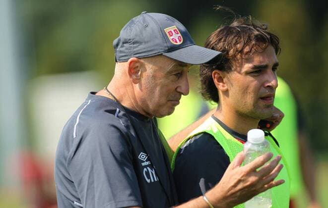 Fußball, Training Nationalteam Serbien 30.08.2016 Stara Pazova Serbia national team Nationalteam training men s football Slavoljub Muslin(L) Serbia head coach with Lazar Markovic(r) : 