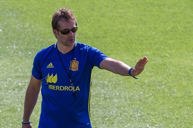 Spanish coach Julen Lopetegui during the second training of the concentration of Spanish football team at Ciudad del Futbol de Las Rozas before the qualifying for the Russia world cup in 2017 August 30, 2016.  (20160830054)