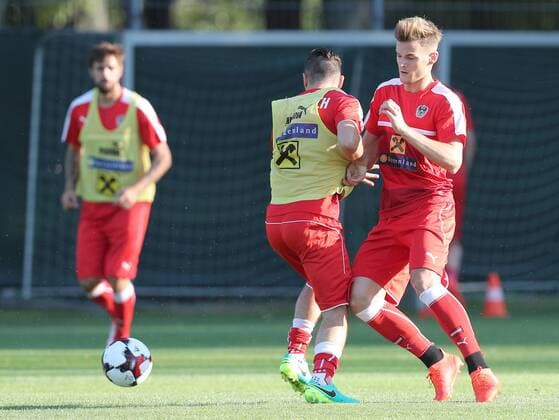 SOCCER - FIFA World Cup WM Weltmeisterschaft Fussball 2018 quali, GEO vs AUT VIENNA,AUSTRIA,30.AUG.16 - SOCCER - FIFA World Cup 2018, european qualifiers, OEFB international match Länderspiel Georgia vs Austria, preview, training. Image shows Zlatko Junuzovic and Stefan Stangl (AUT). GEPAxpictures xChristianxOrt