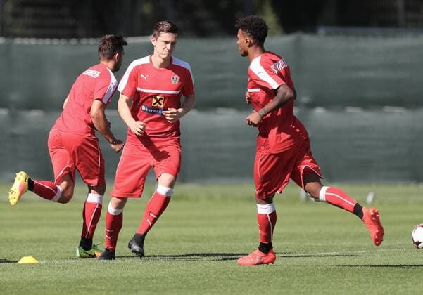 SOCCER - FIFA World Cup WM Weltmeisterschaft Fussball 2018 quali, GEO vs AUT VIENNA,AUSTRIA,31.AUG.16 - SOCCER - FIFA World Cup 2018, european qualifiers, OEFB international match Länderspiel Georgia vs Austria, preview, training. Image shows Michael Gregoritsch and Valentino Lazaro (AUT). GEPAxpictures xChristianxOrt