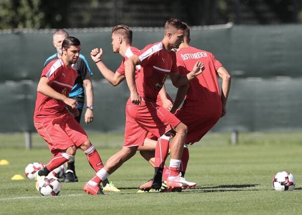 SOCCER - FIFA World Cup WM Weltmeisterschaft Fussball 2018 quali, GEO vs AUT VIENNA,AUSTRIA,31.AUG.16 - SOCCER - FIFA World Cup 2018, european qualifiers, OEFB international match Länderspiel Georgia vs Austria, preview, training. Image shows Aleksandar Dragovic, Stefan Stangl and Stefan Ilsanker (AUT). GEPAxpictures xChristianxOrt