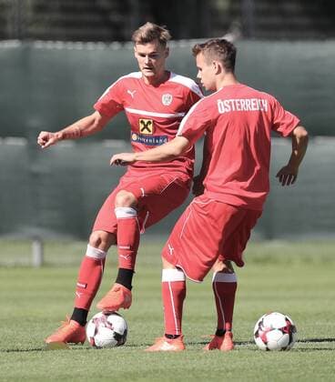 SOCCER - FIFA World Cup WM Weltmeisterschaft Fussball 2018 quali, GEO vs AUT VIENNA,AUSTRIA,31.AUG.16 - SOCCER - FIFA World Cup 2018, european qualifiers, OEFB international match Länderspiel Georgia vs Austria, preview, training. Image shows Louis Schaub and Stefan Stangl (AUT). GEPAxpictures xChristianxOrt