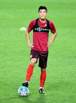 Wu Lei of Chinese national football team takes part in a training session for the first leg match against South Korea during the 2018 FIFA World Cup WM Weltmeisterschaft Fussball Russia qualifier in Seoul, South Korea, 31 August 2016. Chinese national football team gears up for Russia World Cup qualifier first leg match in Seoul  20160831_62659