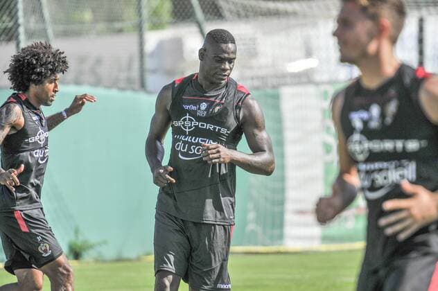 Fußball, Training OGC Nizza mit Balotelli Training mit Neuzugang mario balotelli FOOTBALL : Neuzugang - Mario Balotelli - OGC Nizza - Ligue 1 - 01 09 2016 NorbertScanellax 