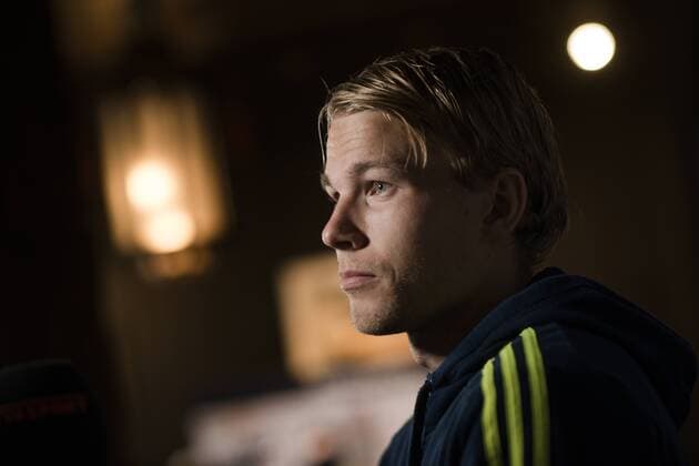 Fußball, Pressekonferenz Nationalteam Schweden 160901 Oscar Lewicki mixed zone Training Nationalmannschaft SWE den 9 september 2016 i Stockholm  Copyright: SIMONxHASTEGARD BB160901BB114