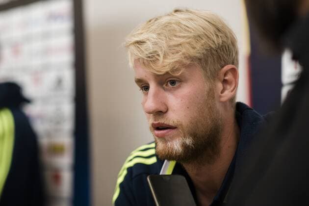 Fußball, Pressekonferenz Nationalteam Schweden 160901 Filip Helander mixed zone Training Nationalmannschaft SWE den 9 september 2016 i Stockholm  Copyright: SIMONxHASTEGARD BB160901BB117