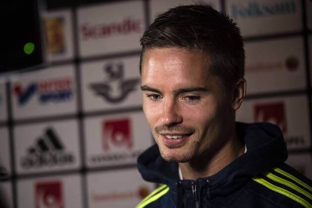 Fußball, Pressekonferenz Nationalteam Schweden 160901 Mikael Lustig mixed zone Training Nationalmannschaft SWE den 1 september 2016 i Stockholm  Copyright: SIMONxHASTEGARD BB160901BB161