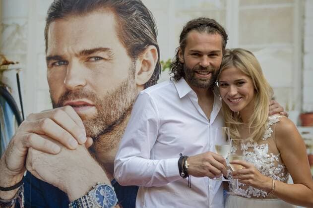 Czech hockey player Jaromir Jagr (left) with his girlfriend Veronika Koprivova (right) presented calendar of the largest chain of luxury jewellery Klenoty Aurum in Prague, Czech Republic, September 1, 2016. (CTKxPhoto MichalxKamaryt) CTKPhotoP201609010792801  kmt 1