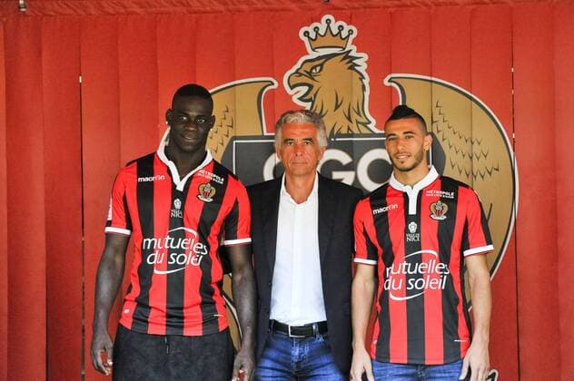 Mario Balotelli (ogcnice) - Jean Pierre rivere (president ogcnice) - Younes Belhanda (ogcnice) - Fussball Frankreich, Ligue 1, Präsentation Neuzugang OGC Nice - 02 09 2016 NorbertScanella Panoramic 